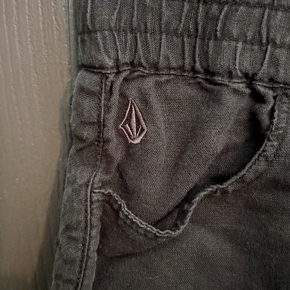 Volcom Women’s Cotton Elastic-Waist Shorts, Black, Size Small, EUC - Picture 4 of 12